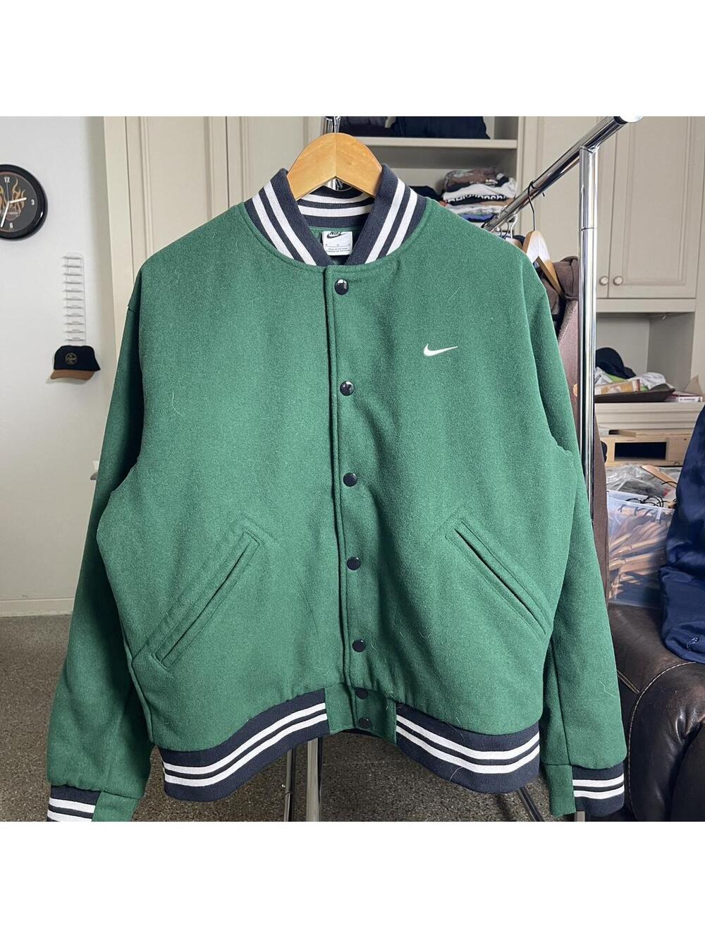 NIKE VARSITY JACKET